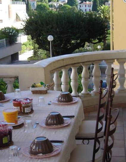 Aux 3 Lits Qui Chantent - Au Village Vence Exterior photo