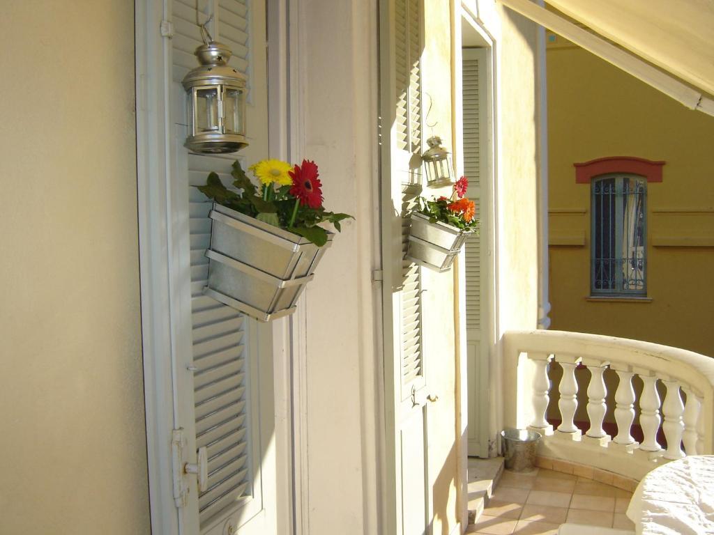 Aux 3 Lits Qui Chantent - Au Village Vence Exterior photo